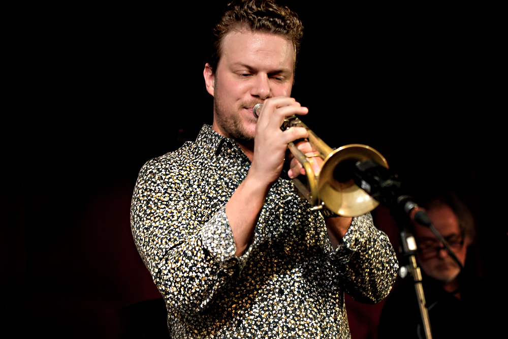 Koen Smits behoort tot de jonge garde van het Paradox Jazz Orchestra.
