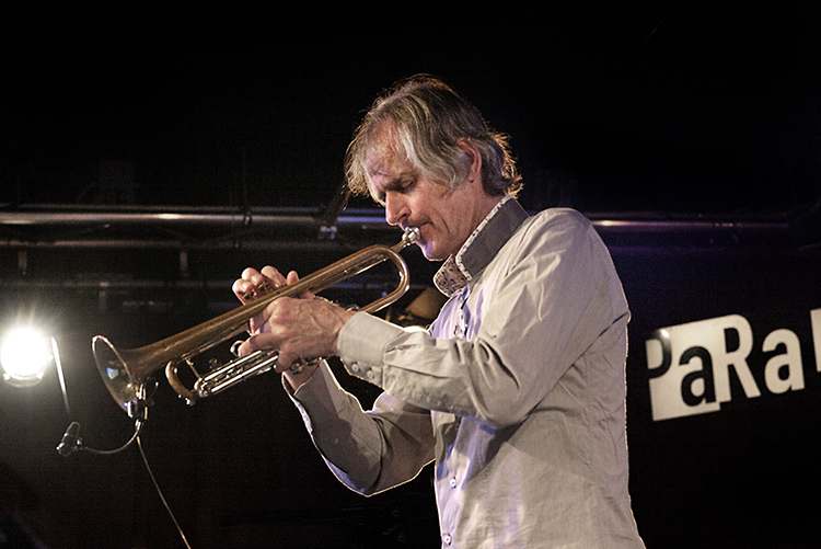 Markus Stockhausen, leider van een 'klassiek' trompetkwartet. 